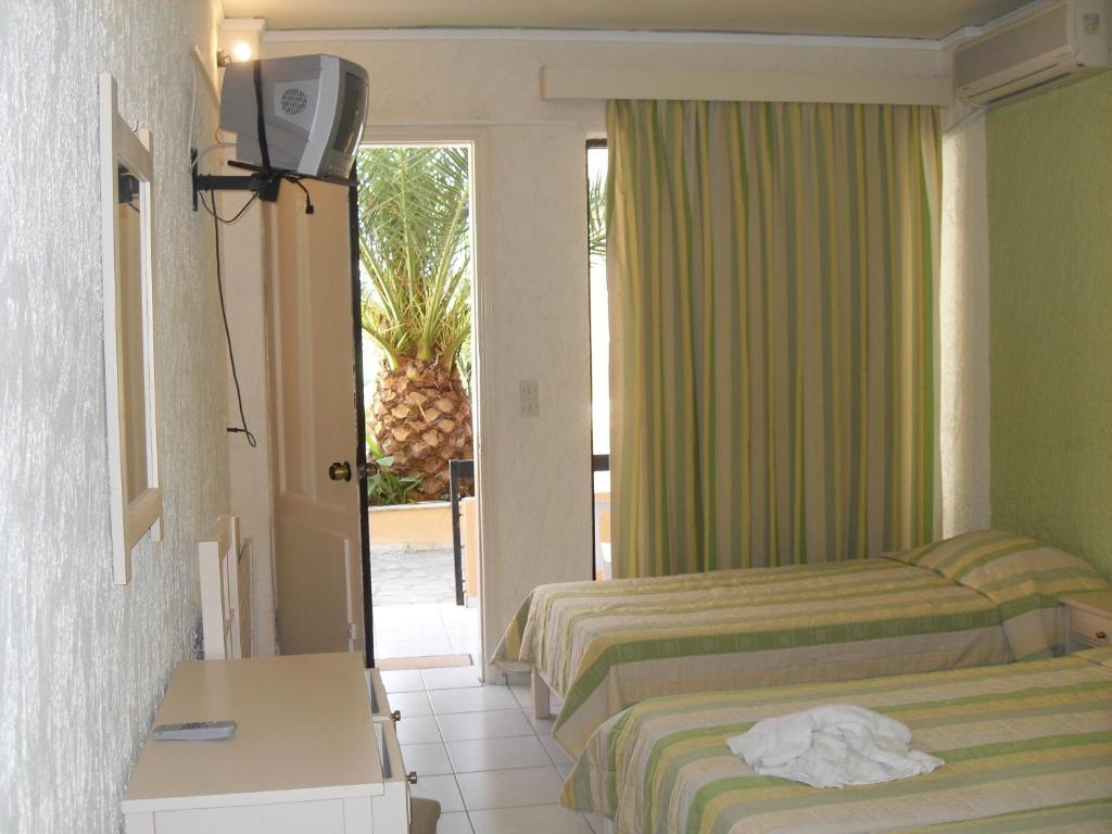 Benitses Bay View Hotel Gastouri  Quarto foto